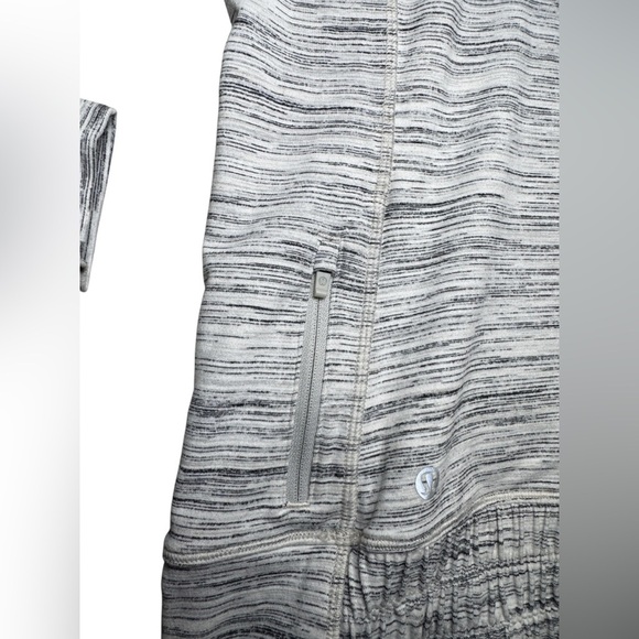 Lululemon Think Fast Hoodie size 2 Space Dye Camo White Multi Silver Spoon - Picture 7 of 11